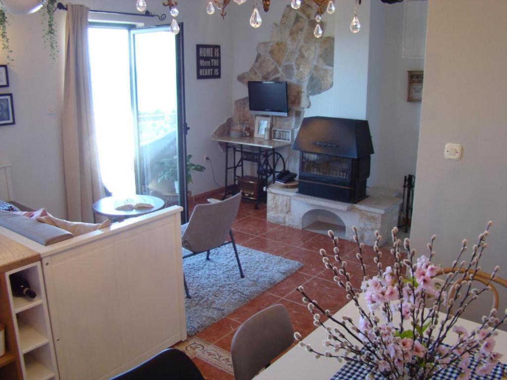 Holliday Home Alida With Jacuzzi Podgora Eksteriør bilde