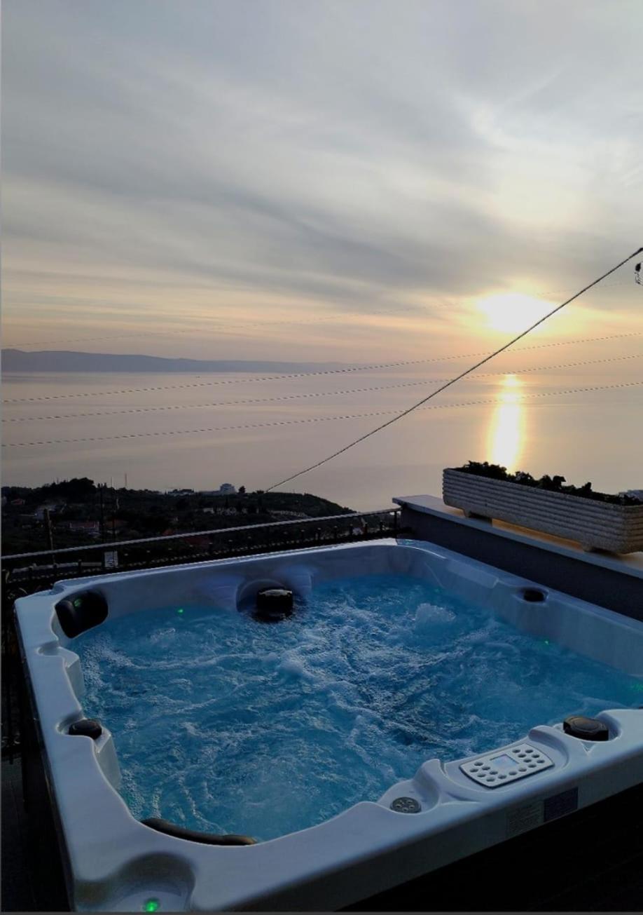 Holliday Home Alida With Jacuzzi Podgora Eksteriør bilde